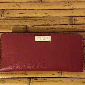 Henri Bendel wallet